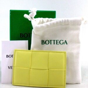 NWT Authentic Bottega Veneta Cassette Maxi Leather Card Case with box and Bag